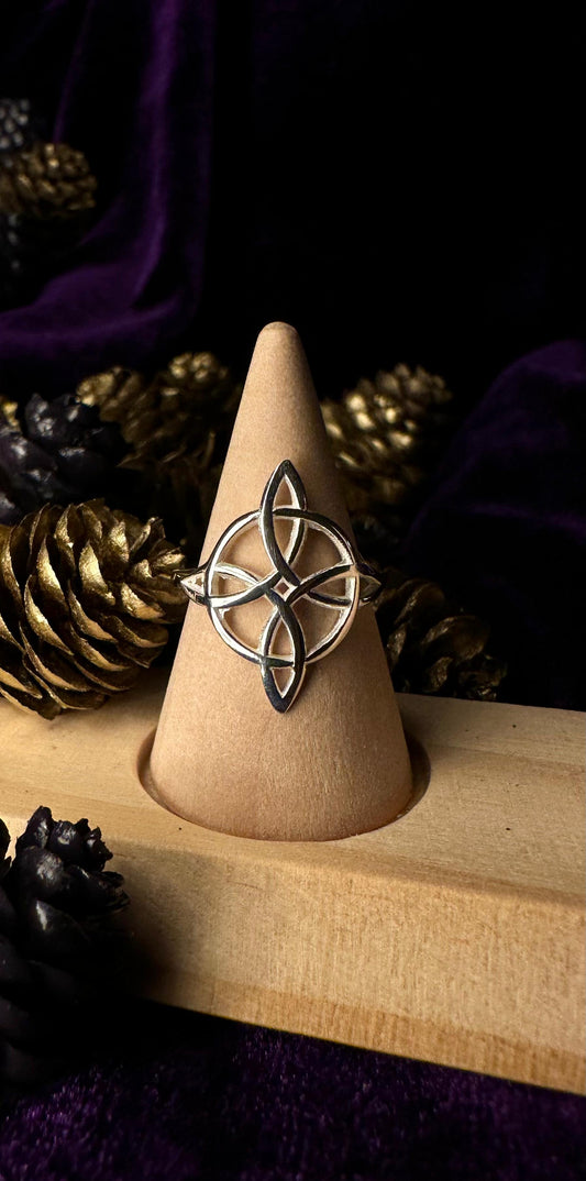 Silver Nudo de Bruja Ring